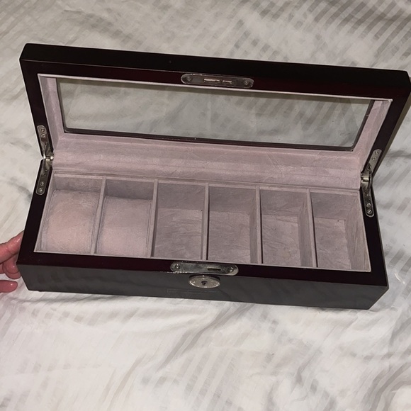 Watch case - Picture 3 of 4